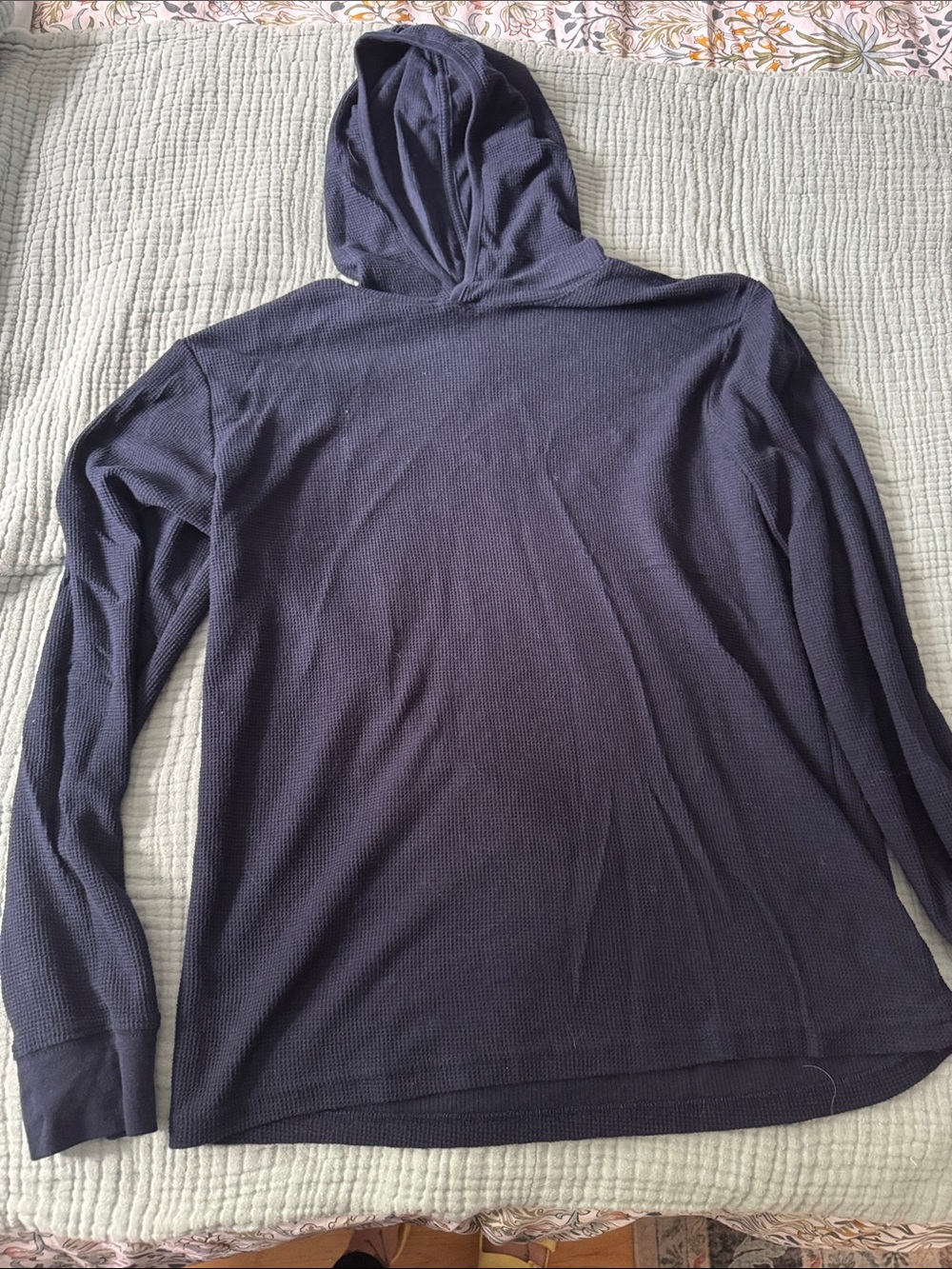 Crewneck sweater label
